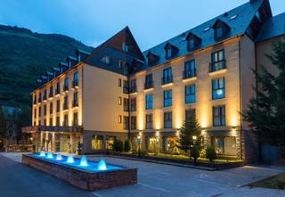 Edifici a Vielha. Hotel en venta centro de vielha Edifici a Vielha. Hotel en venta centro de vielha