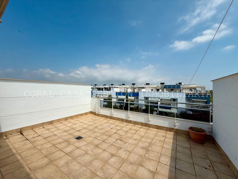 Foto f98fcf90-a98a-4e5d-a0b5-2e923050075d. Lloguer casa adossada amb calefacció aparcament piscina a Almenara Foto f98fcf90-a98a-4e5d-a0b5-2e923050075d. Lloguer casa adossada amb calefacció aparcament piscina a Almenara