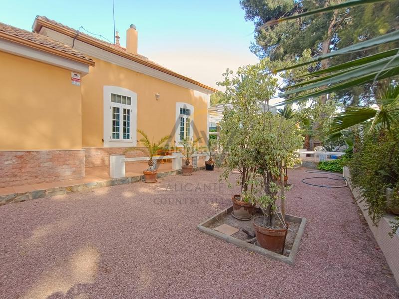 Foto 38d31203-2114-48ae-ab17-4f5fbe7232f3. Chalet mit heizung parking in Novelda Foto 38d31203-2114-48ae-ab17-4f5fbe7232f3. Chalet mit heizung parking in Novelda