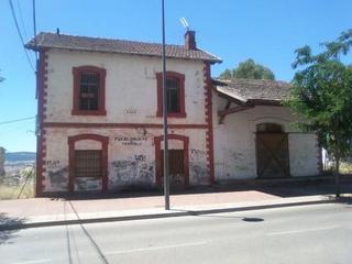 Édifice à Peñarroya - Pueblonuevo. Esta compuesta por salón-bar equipado con su barra, dispone de s Édifice à Peñarroya - Pueblonuevo. Esta compuesta por salón-bar equipado con su barra, dispone de s