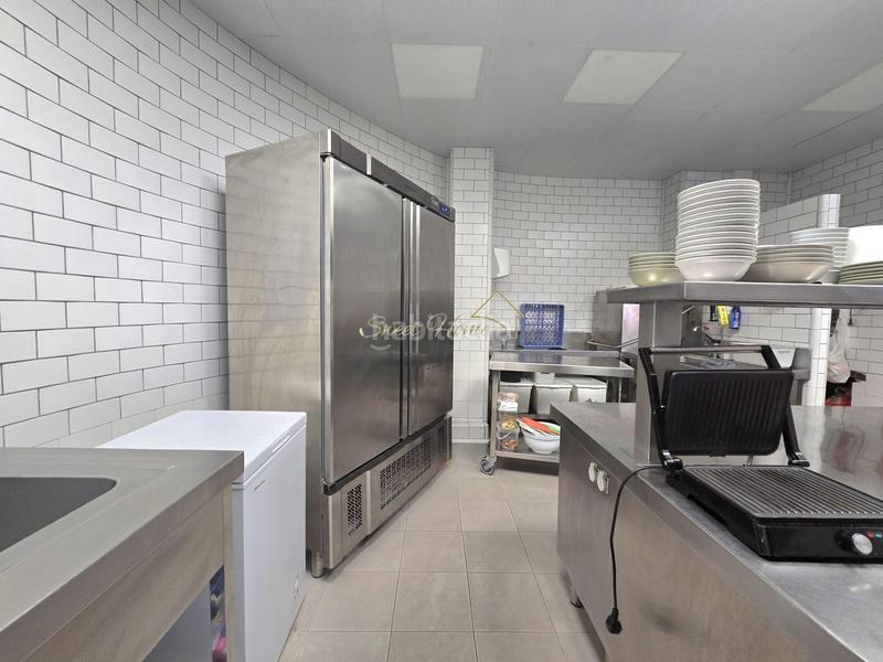 Foto 988b1536-010a-48b0-8993-0b5d00fb7f65. Local comercial local gastronómico totalmente equipado en Barcelona Foto 988b1536-010a-48b0-8993-0b5d00fb7f65. Local comercial local gastronómico totalmente equipado en Barcelona