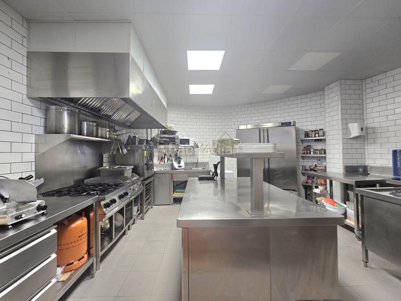 Foto e58a18f9-249e-4c31-984e-041630bc2674. Local comercial local gastronómico totalmente equipado en Barcelona Foto e58a18f9-249e-4c31-984e-041630bc2674. Local comercial local gastronómico totalmente equipado en Barcelona