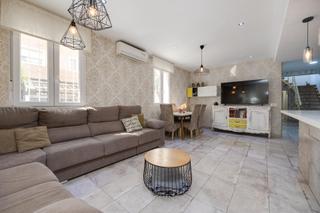 Haus in Parque de las Naciones. Exclusiva vivienda reformada en el corazón de torrevieja con 3 a Haus in Parque de las Naciones. Exclusiva vivienda reformada en el corazón de torrevieja con 3 a