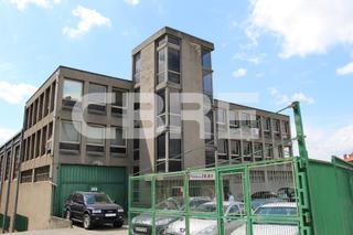 Nau industrial a Iparragirre etorbidea 102a Nau industrial a Iparragirre etorbidea 102a