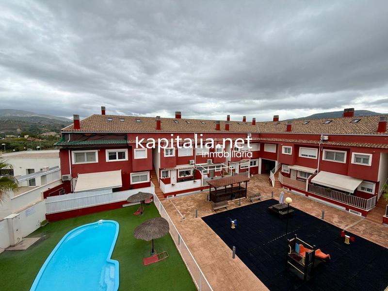 Foto 9d5d26ff-86a2-452c-bd85-91f5d3d91397. Ático dúplex con terraza en perfecto estado en Cocentaina Foto 9d5d26ff-86a2-452c-bd85-91f5d3d91397. Ático dúplex con terraza en perfecto estado en Cocentaina