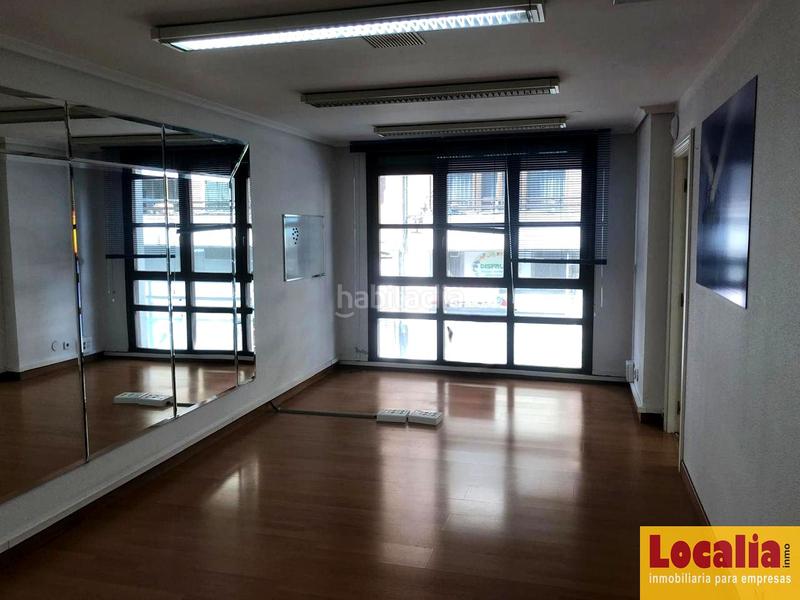 Foto 0e9e9e48-cda7-4d4f-b4f1-3425deacd17c. Oficina céntrico local para reconvertir . en Centro Torrelavega Foto 0e9e9e48-cda7-4d4f-b4f1-3425deacd17c. Oficina céntrico local para reconvertir . en Centro Torrelavega