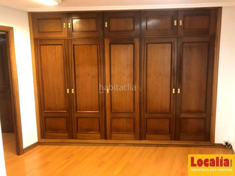 Foto bfefb771-801e-4da4-b5a6-cce169c183fe. Oficina céntrico local para reconvertir . en Centro Torrelavega Foto bfefb771-801e-4da4-b5a6-cce169c183fe. Oficina céntrico local para reconvertir . en Centro Torrelavega