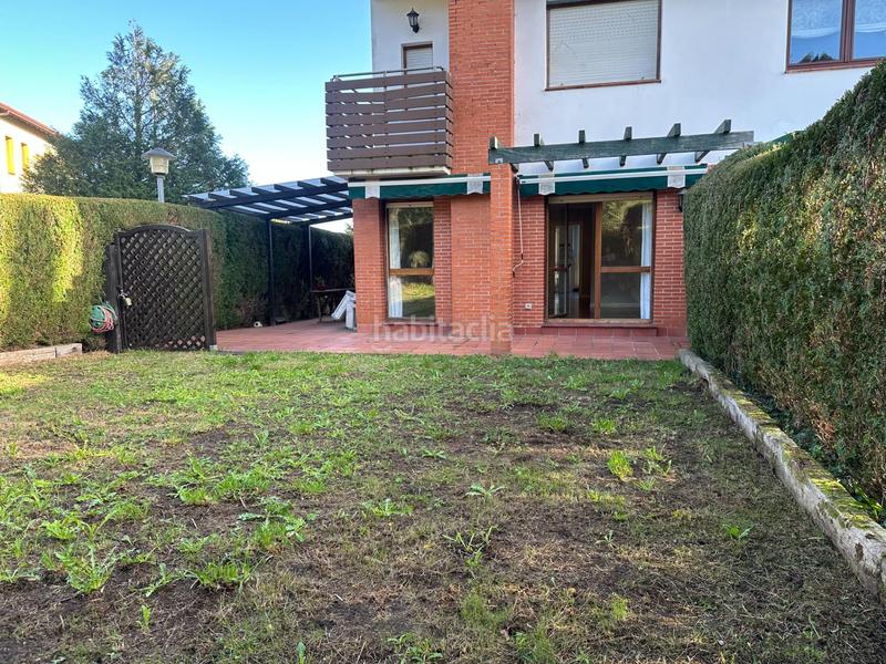 Foto 4b1bec9a-1891-44f1-a9de-7e5fe6bf101d. Maison jumelée avec chauffage parking dans Urduliz Foto 4b1bec9a-1891-44f1-a9de-7e5fe6bf101d. Maison jumelée avec chauffage parking dans Urduliz