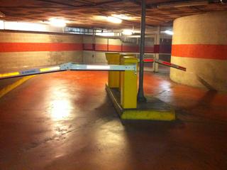 Rent Car parking in Carrer de barcelona 2. Plaza doble: coche grande y moto Rent Car parking in Carrer de barcelona 2. Plaza doble: coche grande y moto