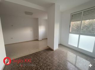 Duplex à Avenida Alemania-Italia. Dúplex amplio con potencial para personalizar  144 m construidos Duplex à Avenida Alemania-Italia. Dúplex amplio con potencial para personalizar  144 m construidos