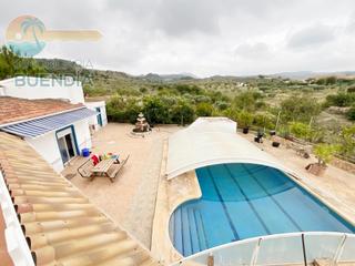 Casa a Perín. Encantadora casa de campo en perin con piscina y hermosos jardin Casa a Perín. Encantadora casa de campo en perin con piscina y hermosos jardin