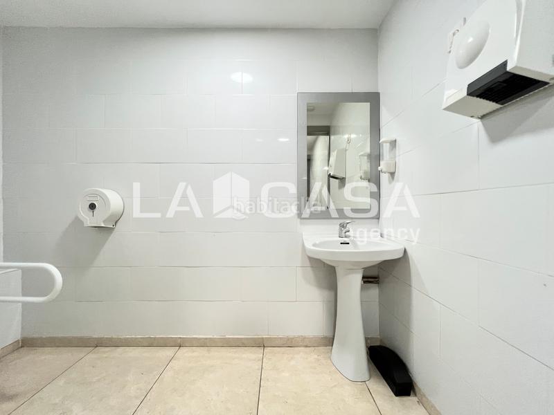 Foto c9a88849-dcc3-43ed-938b-8a613a037a89. Local comercial a Llefià Badalona Foto c9a88849-dcc3-43ed-938b-8a613a037a89. Local comercial a Llefià Badalona