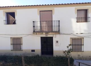 Casa aparellada Extremadura. Solvia inmobiliaria chalet adosado almendral Casa aparellada Extremadura. Solvia inmobiliaria chalet adosado almendral