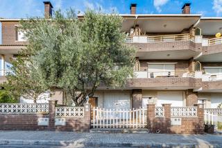 Xalet  C/ professor josep finestres. Solvia inmobiliaria  casa cervera Xalet  C/ professor josep finestres. Solvia inmobiliaria  casa cervera