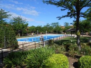 Miete Haus in Montecanal. Fantástico pareado con jardín situado en una de las mejores urba Miete Haus in Montecanal. Fantástico pareado con jardín situado en una de las mejores urba