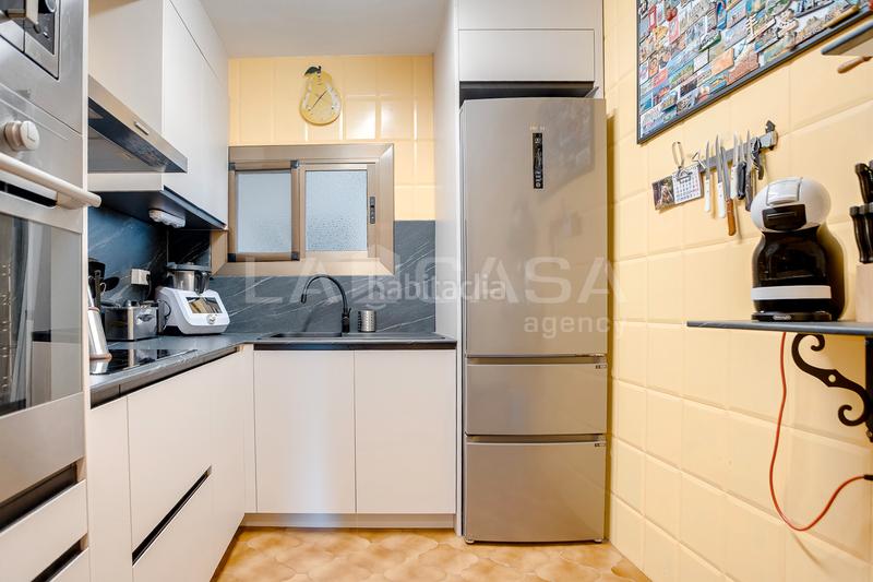 Foto d73eccd9-4f2f-402b-a443-6662df5391af. Pis a Sant Roc Badalona Foto d73eccd9-4f2f-402b-a443-6662df5391af. Pis a Sant Roc Badalona