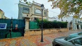 Pis a Portugal 4. Vivienda en planta semisótano y almacén contiguo en planta baja, Pis a Portugal 4. Vivienda en planta semisótano y almacén contiguo en planta baja,