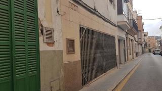 Local Comercial a Aigo 3. Local comercial a la venta en la planta baja de un edificio resi Local Comercial a Aigo 3. Local comercial a la venta en la planta baja de un edificio resi