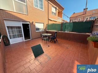 Casa adossada Camino hondo 9. Oportunidad adosado seminuevo en la cistérniga de tres dormitori Casa adossada Camino hondo 9. Oportunidad adosado seminuevo en la cistérniga de tres dormitori