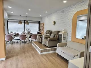 Geschäftsraum  Catalunya. Oportunidad única en lloreda! local esquinero en venta Geschäftsraum  Catalunya. Oportunidad única en lloreda! local esquinero en venta