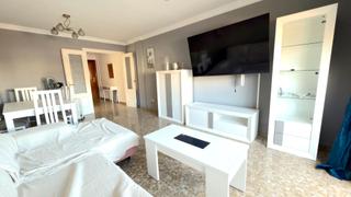 Pis a Camino Viejo de Málaga. Se vende estupendo piso de 4 dormitorios, en el centro de vélez- Pis a Camino Viejo de Málaga. Se vende estupendo piso de 4 dormitorios, en el centro de vélez-