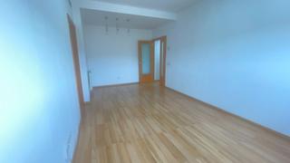 Appartement à Lacetania 58. Pis amb pàrquing i traster inclòs en finca en zona cominitàtia i Appartement à Lacetania 58. Pis amb pàrquing i traster inclòs en finca en zona cominitàtia i