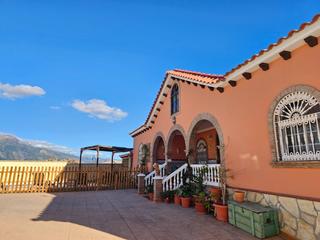 Xalet a Viñuela. Villa con encanto andaluz en los romanes Xalet a Viñuela. Villa con encanto andaluz en los romanes
