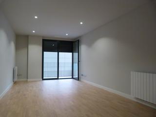 Miete Etagenwohnung in Carrer de mallorca 509. Alquiler larga estancia, sin muebles, piscina comunitaria, y par Miete Etagenwohnung in Carrer de mallorca 509. Alquiler larga estancia, sin muebles, piscina comunitaria, y par