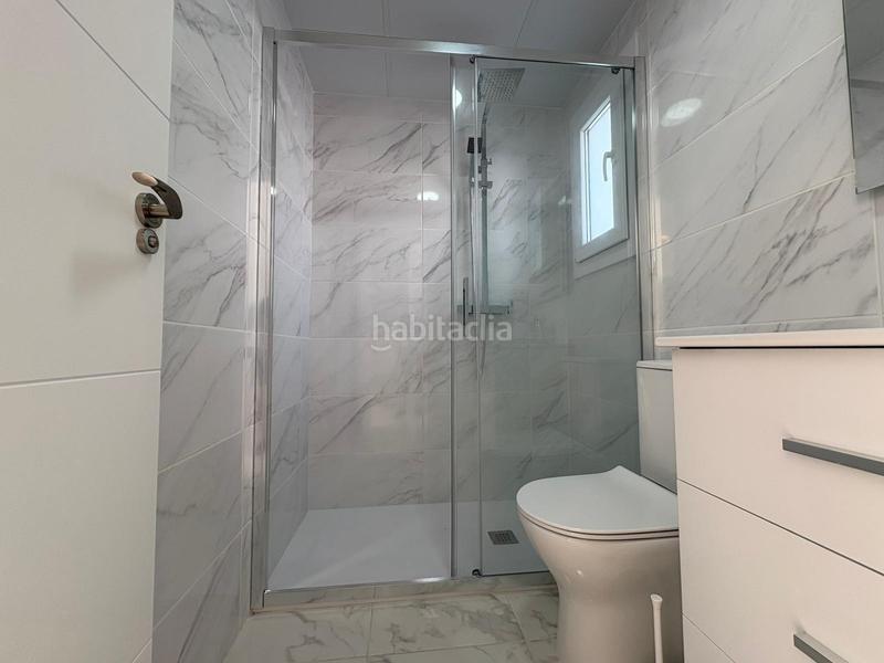 Foto b1bc6e2b-9deb-465f-ad92-46c30fcc9a47. Maison jumelée dans Centro - Muelle Pesquero Torrevieja Foto b1bc6e2b-9deb-465f-ad92-46c30fcc9a47. Maison jumelée dans Centro - Muelle Pesquero Torrevieja