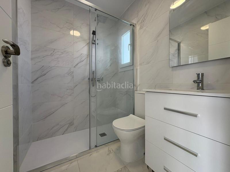 Foto b6c095df-5bc3-47f2-ba10-7ed012aee5b9. Maison jumelée dans Centro - Muelle Pesquero Torrevieja Foto b6c095df-5bc3-47f2-ba10-7ed012aee5b9. Maison jumelée dans Centro - Muelle Pesquero Torrevieja