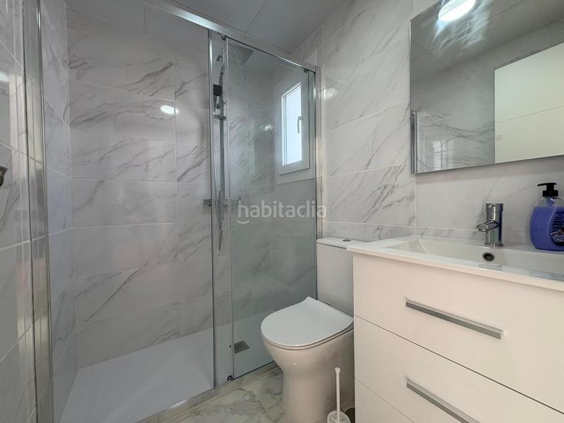 Foto f14070bb-8b10-49e6-8eaa-bb972f57c8df. Maison jumelée dans Centro - Muelle Pesquero Torrevieja Foto f14070bb-8b10-49e6-8eaa-bb972f57c8df. Maison jumelée dans Centro - Muelle Pesquero Torrevieja