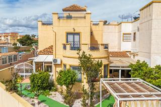 Chalet in La Zenia. Gran chalet en orihuela costa, 3 hab, 2 baños Chalet in La Zenia. Gran chalet en orihuela costa, 3 hab, 2 baños