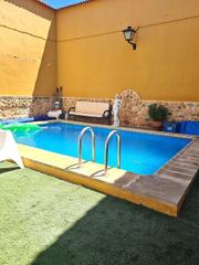 House in Valdepeñas. Magnifíca casa en venta, céntrica, con precioso patio y piscina House in Valdepeñas. Magnifíca casa en venta, céntrica, con precioso patio y piscina