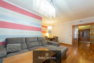 Etagenwohnung in Centro. Piso en el centro de cordoba con patio, terraza y cochera. Etagenwohnung in Centro. Piso en el centro de cordoba con patio, terraza y cochera.