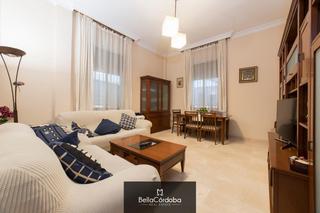 Casa adossada a Sta. Marina - San Andrés - San Pablo - San Lorenzo. Magnifica casa unifamiliar de dos plantas mas buhardilla en el b Casa adossada a Sta. Marina - San Andrés - San Pablo - San Lorenzo. Magnifica casa unifamiliar de dos plantas mas buhardilla en el b