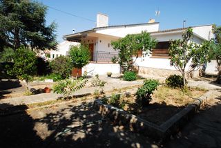 Chalet Avinguda tarragones (del) Chalet Avinguda tarragones (del)