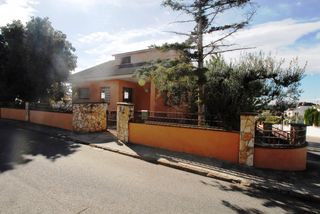 Chalet Avinguda tarragones (del). Chalet 4 hab. la pobla montornés Chalet Avinguda tarragones (del). Chalet 4 hab. la pobla montornés