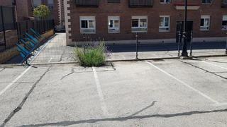 Parking coche en Urb. Belvalle. Raymu vende Parking coche en Urb. Belvalle. Raymu vende