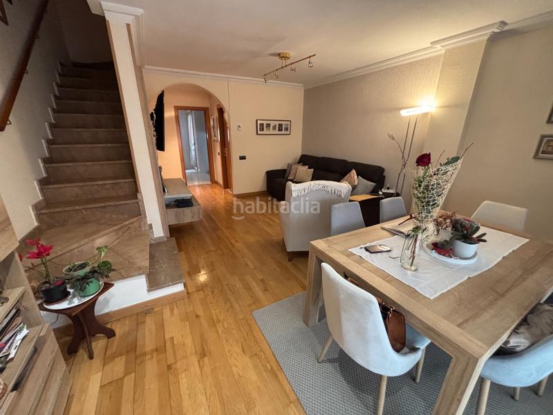 Foto dc89eb97-1bd1-405c-94c6-86e3df1d13a7. Casa adossada amb calefacció aparcament a Pardinyes Lleida Foto dc89eb97-1bd1-405c-94c6-86e3df1d13a7. Casa adossada amb calefacció aparcament a Pardinyes Lleida