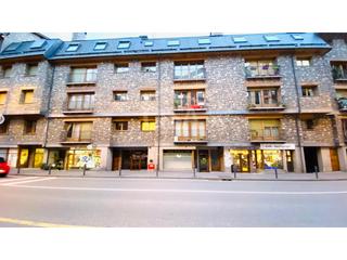 Local Comercial a Avda. del traves 4-6. Se vende local céntrico para tu negocio!! Local Comercial a Avda. del traves 4-6. Se vende local céntrico para tu negocio!!