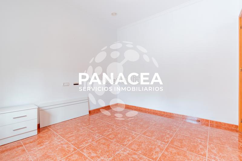 Foto b102eeef-8c25-4686-ad4e-c2b00e105b8d. Xalet amb xemeneia a Balerma Ejido (El) Foto b102eeef-8c25-4686-ad4e-c2b00e105b8d. Xalet amb xemeneia a Balerma Ejido (El)