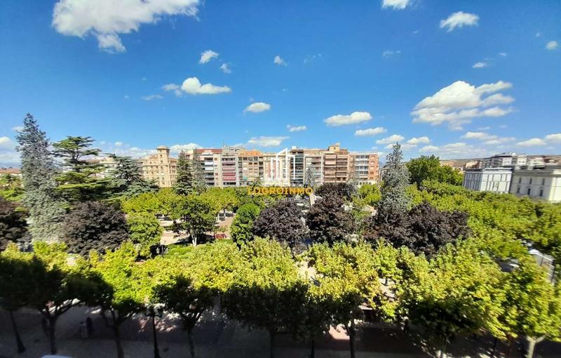 Foto 90bf6aa5-308e-4adc-9b83-a4760ed35b9f. Appartamento con riscaldamento parcheggio in Gran Via Logroño Foto 90bf6aa5-308e-4adc-9b83-a4760ed35b9f. Appartamento con riscaldamento parcheggio in Gran Via Logroño