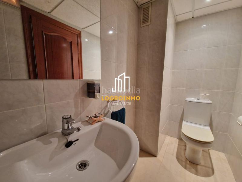 Foto 512bd85c-1324-40bf-8c2e-360a16ce843a. Oficina amb calefacció a Gran Via Logroño Foto 512bd85c-1324-40bf-8c2e-360a16ce843a. Oficina amb calefacció a Gran Via Logroño