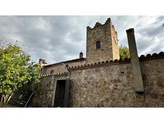 Maison à Fenals. Emblemático restaurante y complejo hostelero con historia en ven Maison à Fenals. Emblemático restaurante y complejo hostelero con historia en ven