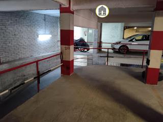 Car parking in Centre. Céntricac. bonavista, comoda y esquinera Car parking in Centre. Céntricac. bonavista, comoda y esquinera