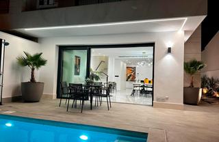 Xalet a San Pedro del Pinatar. Costa blanca eiendom presenta una exclusiva promoción de 4 chale Xalet a San Pedro del Pinatar. Costa blanca eiendom presenta una exclusiva promoción de 4 chale