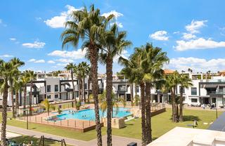 Ático en La Zenia. Costa blanca eiendom presenta este elegante ãtico ubicado en el Ático en La Zenia. Costa blanca eiendom presenta este elegante ãtico ubicado en el