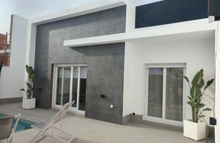 Chalet à Balsicas. Costa blanca eiendom presenta una exclusiva promoción compuesta Chalet à Balsicas. Costa blanca eiendom presenta una exclusiva promoción compuesta