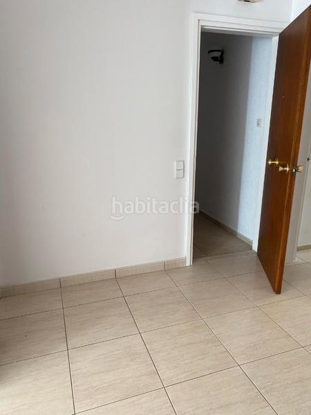 Foto 0a91bc23-ad75-4e55-8f94-dafa771abf57. Casa amb calefacció aparcament a Barri dels Escriptors Salt Foto 0a91bc23-ad75-4e55-8f94-dafa771abf57. Casa amb calefacció aparcament a Barri dels Escriptors Salt