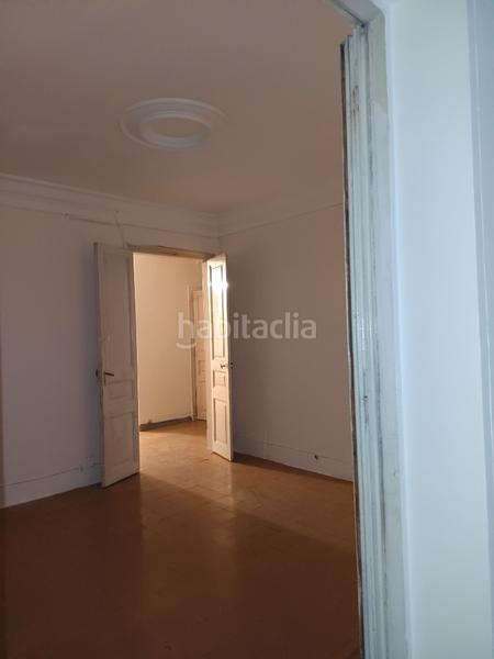 Foto edb80014-e6a2-4752-a7eb-36f44b9a7811. Pis a Gòtic Barcelona Foto edb80014-e6a2-4752-a7eb-36f44b9a7811. Pis a Gòtic Barcelona